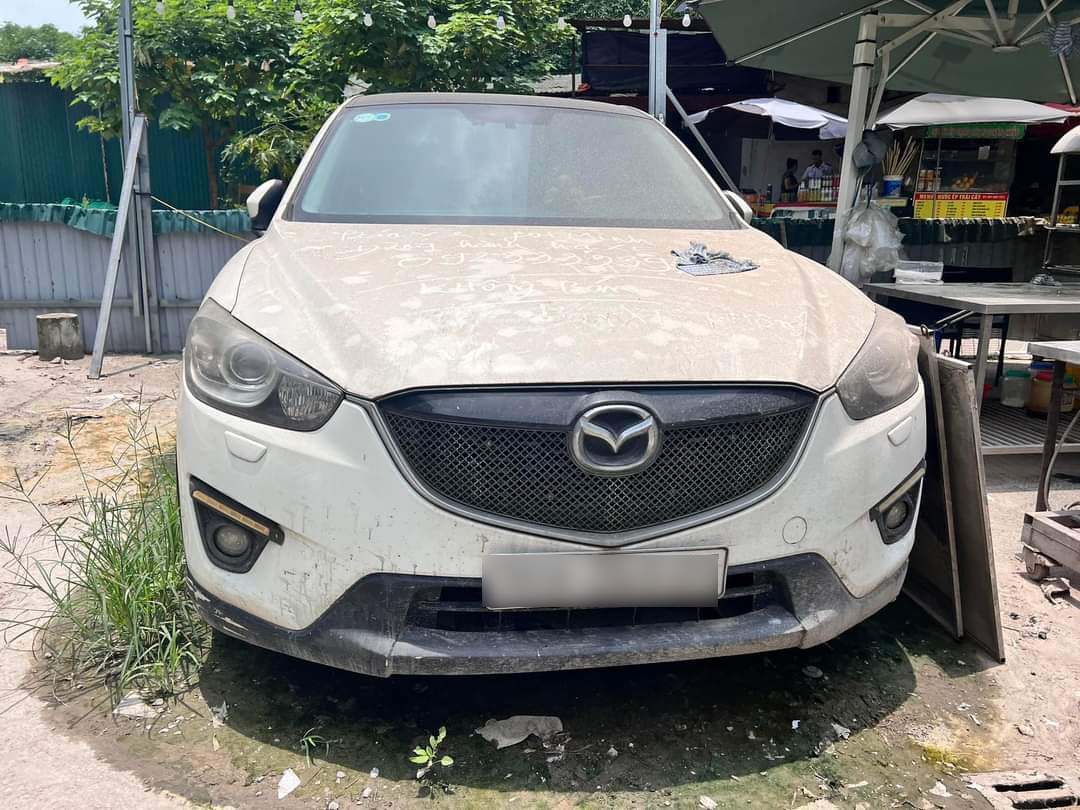 Bí ẩn chiếc Mazda CX-5 nằm chỏng chơ trước cửa quán bia từ dịch Covid-19: Hé lộ về chủ nhân - Ảnh 2