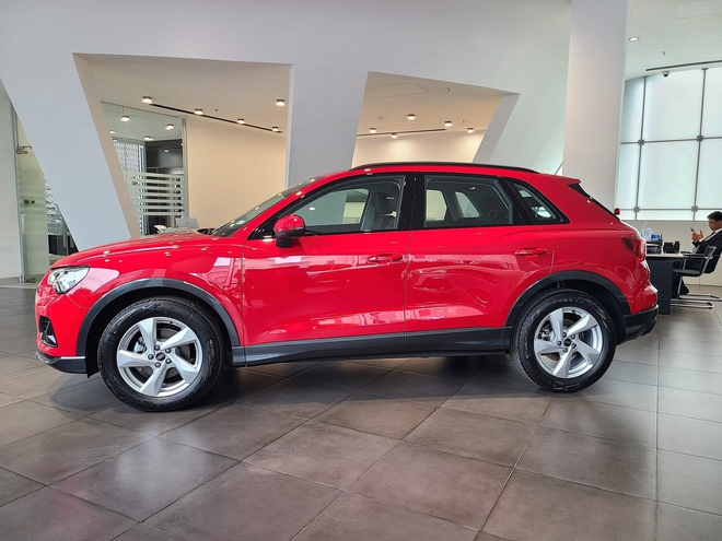 Audi Q3 2024 về đại lý: Giá từ 1,8 tỷ đồng, nhiều trang bị hiện đại đấu X1 nhưng vẫn giữ một thứ ‘đồ cổ’ như xe giá rẻ - Ảnh 4