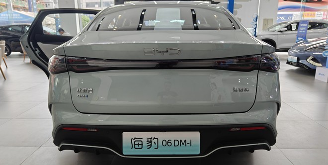 Mẫu xe đầy bình đi 2.100km, ngang tầm Camry nhưng giá chỉ 350 triệu đồng - Ảnh 14