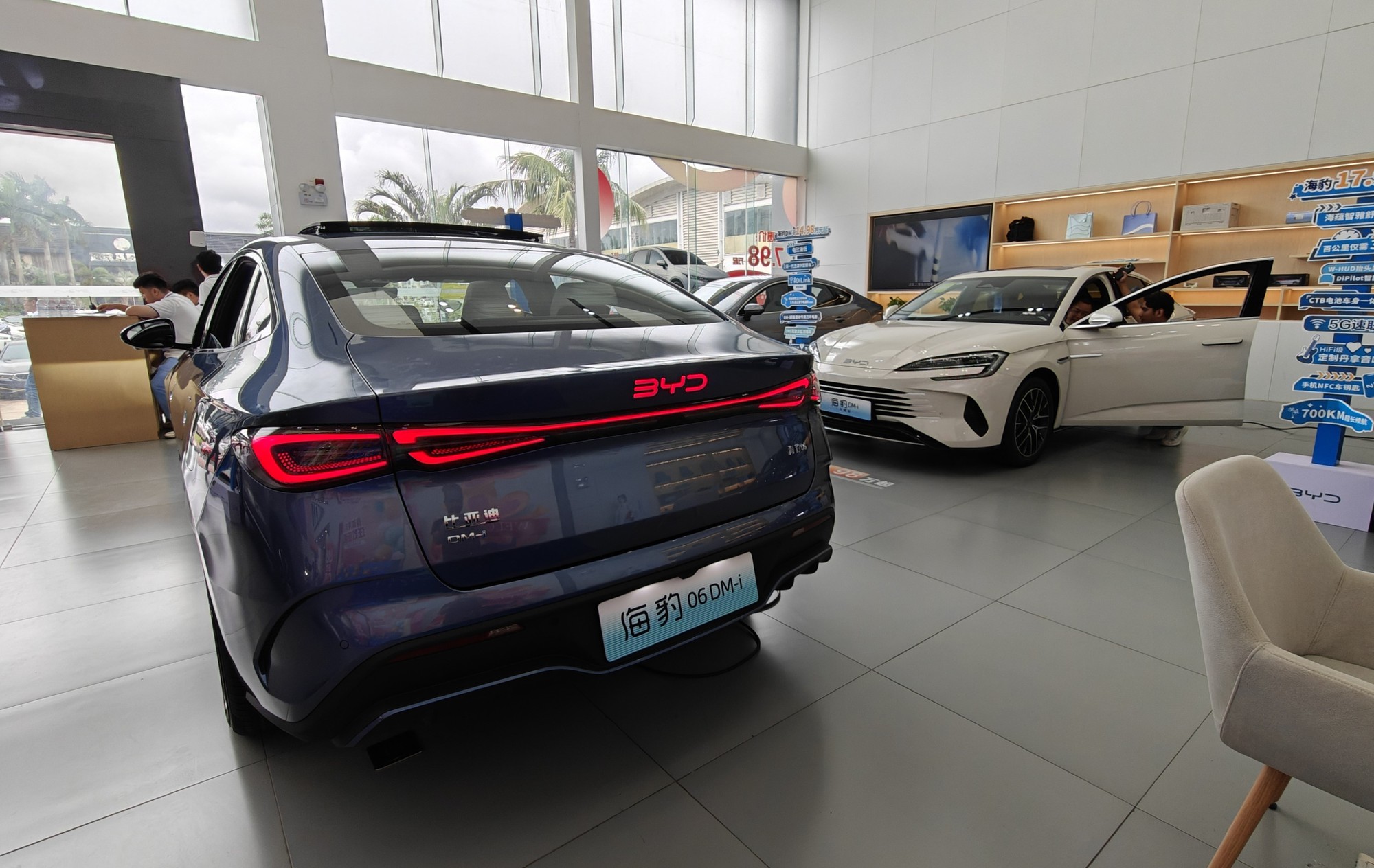 Mẫu xe đầy bình đi 2.100km, ngang tầm Camry nhưng giá chỉ 350 triệu đồng - Ảnh 2