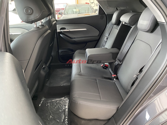 Xem thực tế VinFast VF 6S giá từ 675 triệu tại đại lý: Mâm 17 inch, vẫn có màn hình lớn, máy 174 mã lực - Ảnh 13