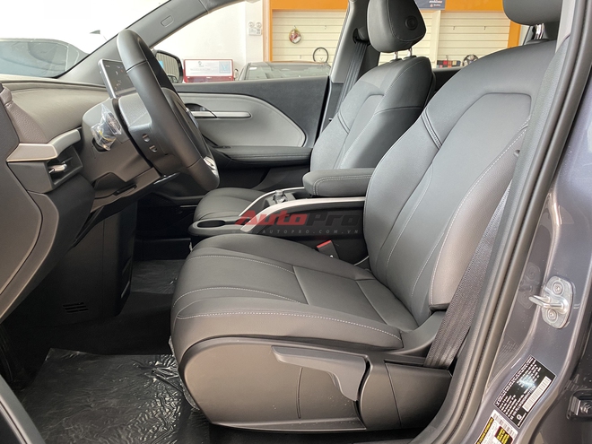 Xem thực tế VinFast VF 6S giá từ 675 triệu tại đại lý: Mâm 17 inch, vẫn có màn hình lớn, máy 174 mã lực - Ảnh 12