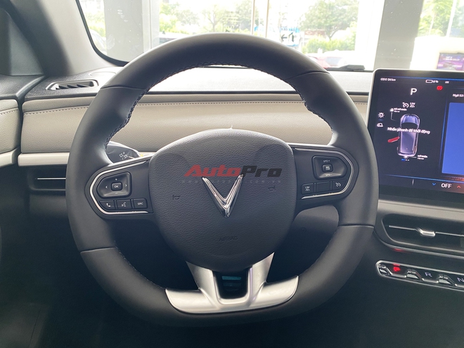 Xem thực tế VinFast VF 6S giá từ 675 triệu tại đại lý: Mâm 17 inch, vẫn có màn hình lớn, máy 174 mã lực - Ảnh 9