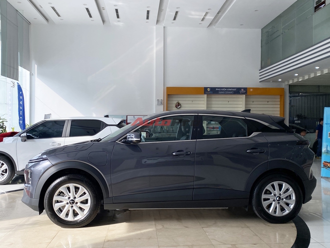 Xem thực tế VinFast VF 6S giá từ 675 triệu tại đại lý: Mâm 17 inch, vẫn có màn hình lớn, máy 174 mã lực - Ảnh 2