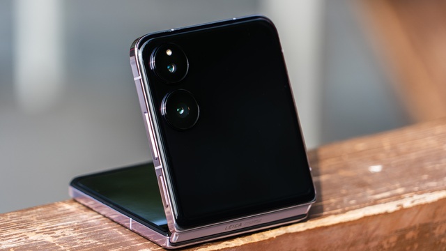 Cận cảnh Xiaomi MIX Flip: Thiết kế cực đẹp, màn hình phụ xịn nhất thế giới, pin cũng lớn nhất, giá rẻ hơn Galaxy Z Flip6 - Ảnh 11