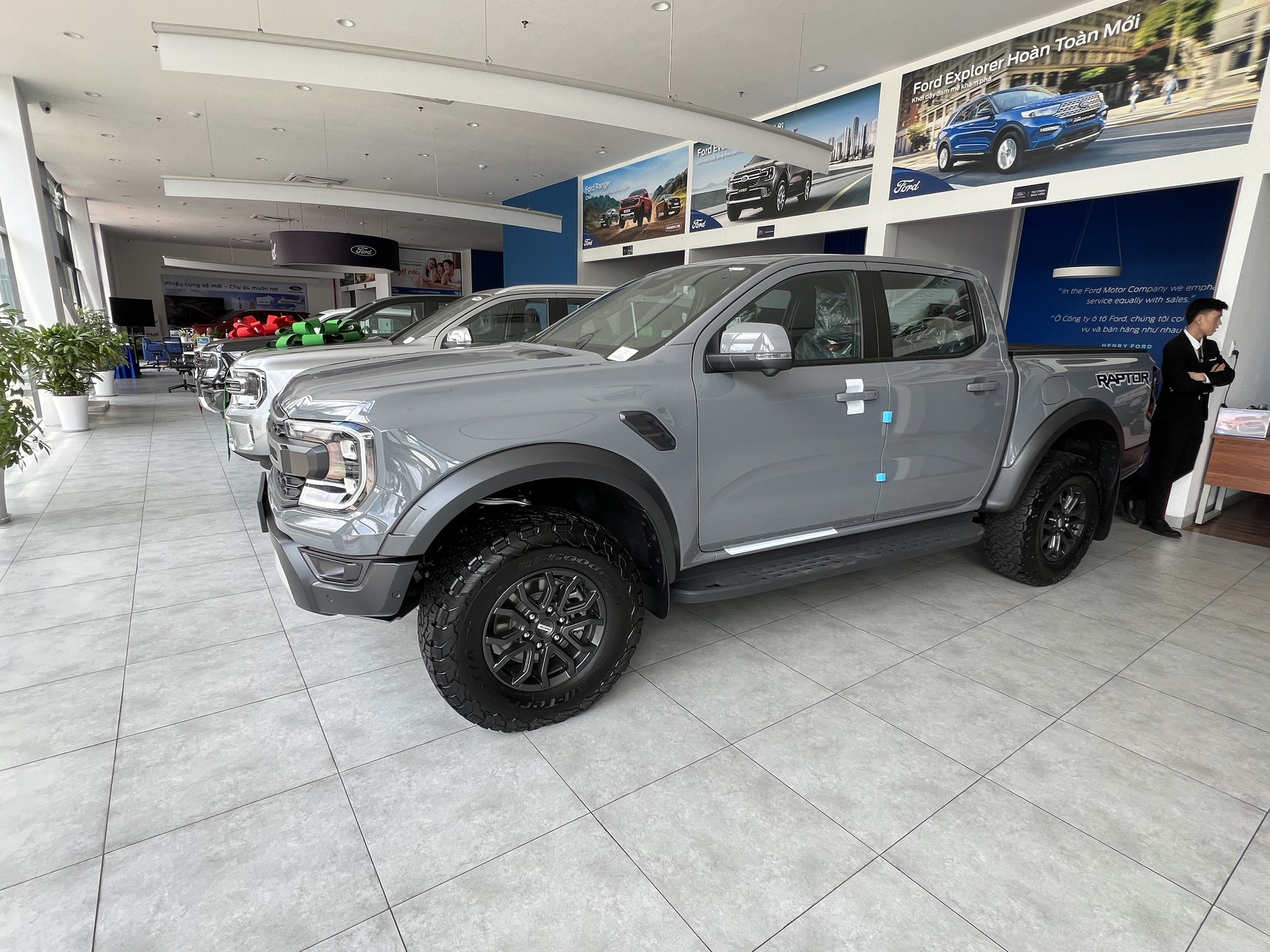 Bán ô tô online: Xu hướng mới của các hãng - Ảnh 1