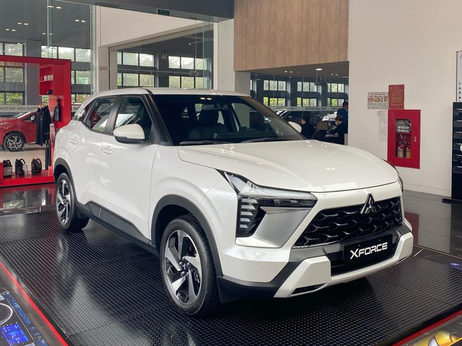 Mitsubishi Xforce Premium giảm tới 60 triệu đồng tại đại lý: Thấp hơn Yaris Cross tiêu chuẩn, chỉ một lượng xe rất nhỏ được áp dụng - Ảnh 1