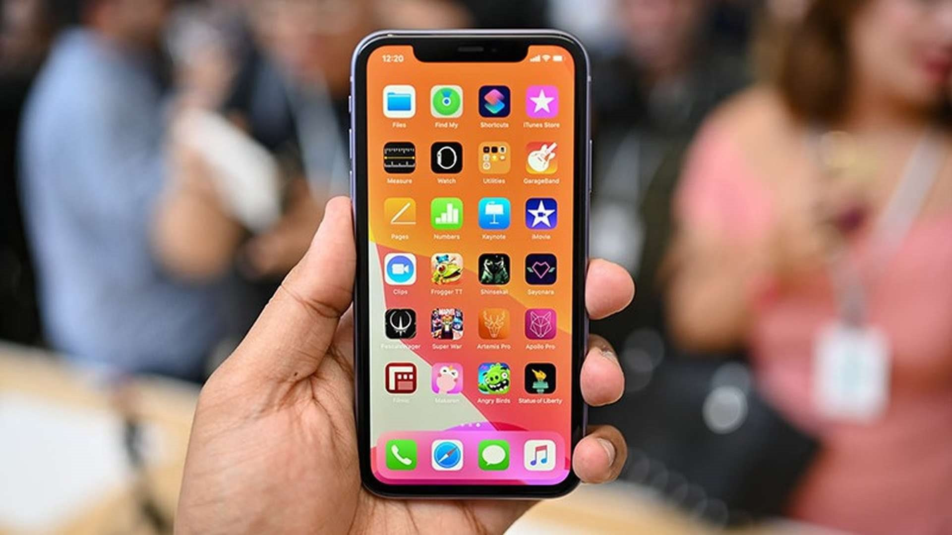 Mẫu iPhone chính hãng rẻ nhất tại Việt Nam bất ngờ tăng giá trở lại - Ảnh 2