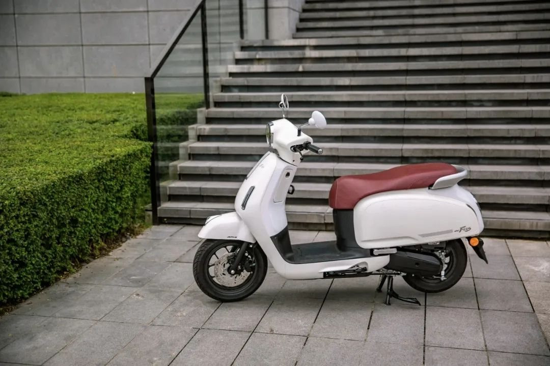 "Tân binh" xe ga 125cc của Honda được bàn giao, giá cực rẻ từ 32 triệu đồng, uống 1,88 lít xăng/100km - Ảnh 2