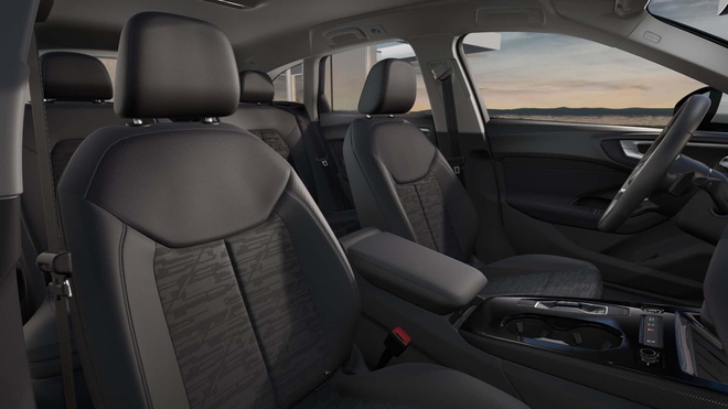 Không mua gói tùy chọn cao cấp giá 2.500 USD, chủ xe Audi A5 sẽ phải đánh đổi mảng nhựa thay vì màn hình xịn ở vị trí này - Ảnh 4