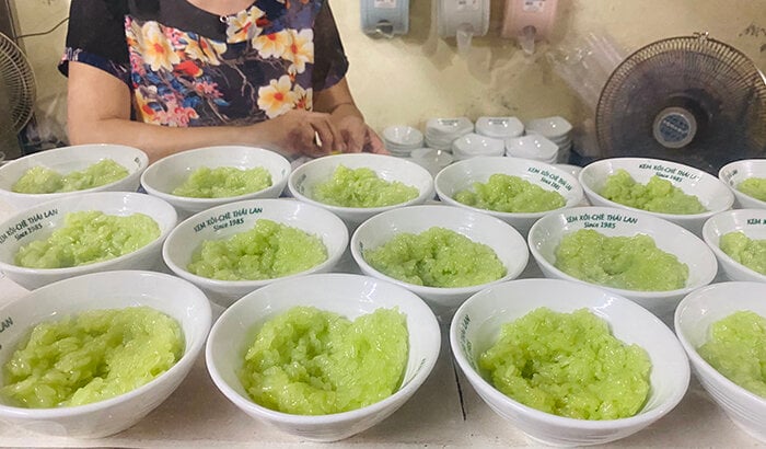 Quán kem xôi chuẩn Thái gần 40 năm của cụ bà 85 tuổi trong khu tập thể Hà Nội - Ảnh 4