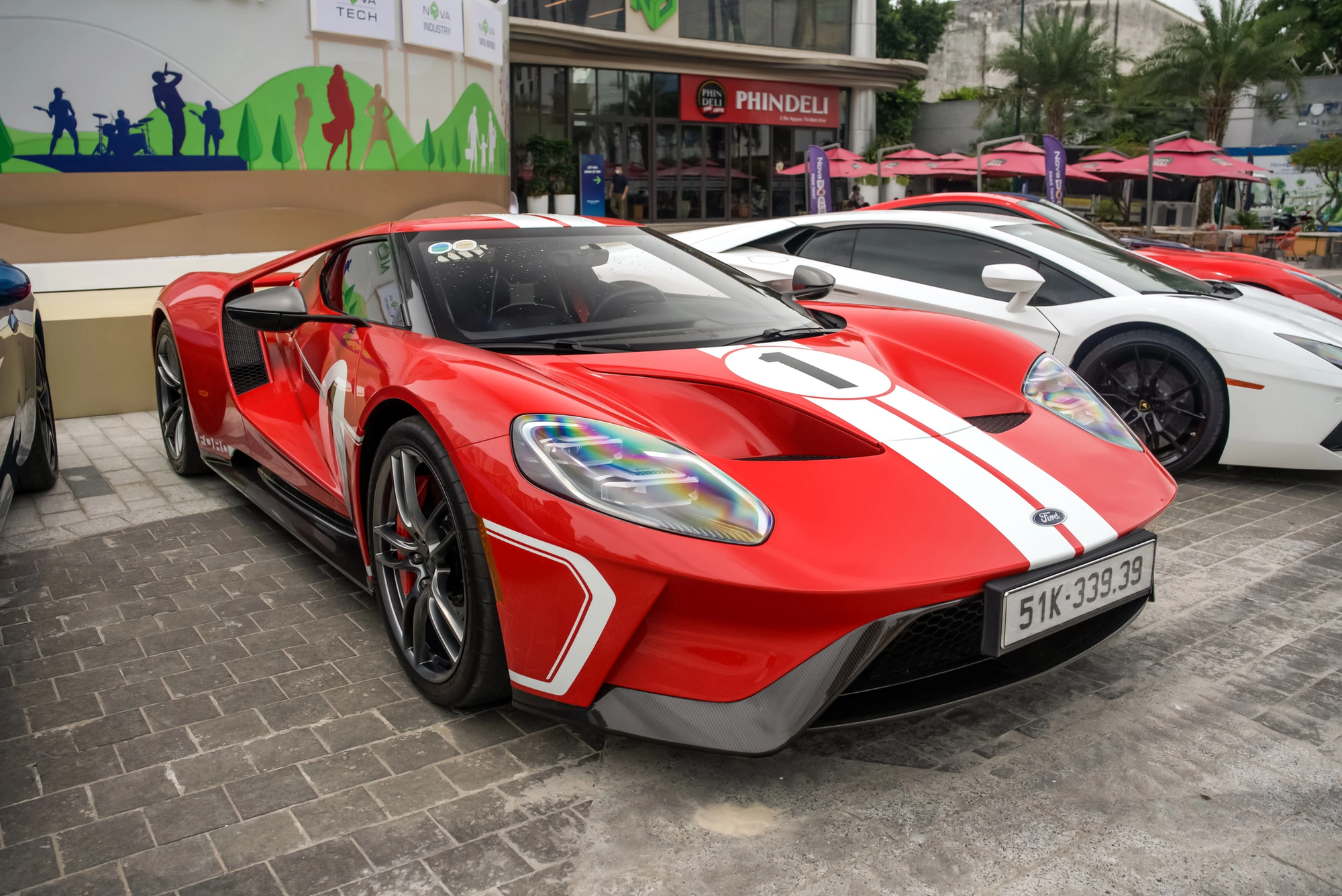 Choáng với BST 700 siêu xe trị giá hơn 3.000 tỷ của doanh nhân Đặng Lê Nguyên Vũ! - Ảnh 3