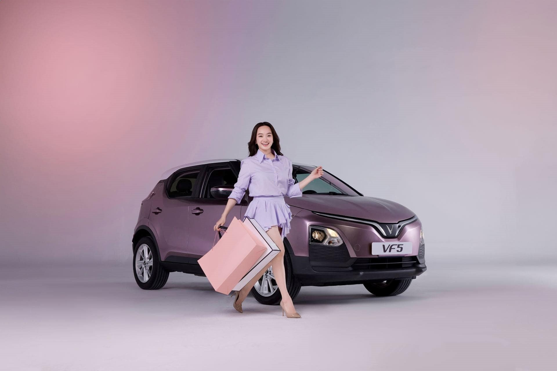 Chơi màu đỉnh không kém đàn em VF 3, VinFast VF 5 thêm nhiều màu mới, mua ngay tuần tới được tặng 10 triệu đồng - Ảnh 4