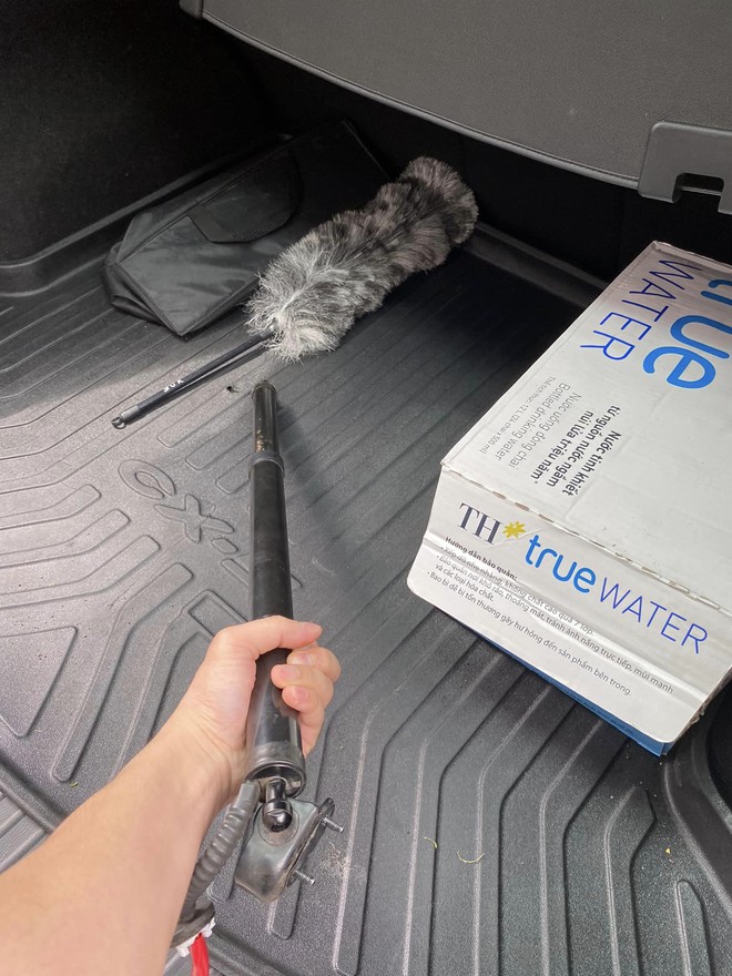 Mazda CX-5 hỏng ti chống cốp sau 4 năm sử dụng: Chủ bức xúc, cộng đồng nói 'chuyện bình thường' - Ảnh 3