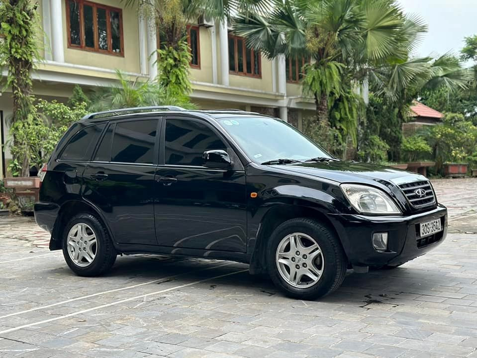 Chỉ cần chi 99 triệu đồng, người Việt có thể tậu được mẫu SUV đẹp như Toyota Fortuner, che mưa che nắng, điều hoa mát rượi hơn đứt đi xe máy - Ảnh 1