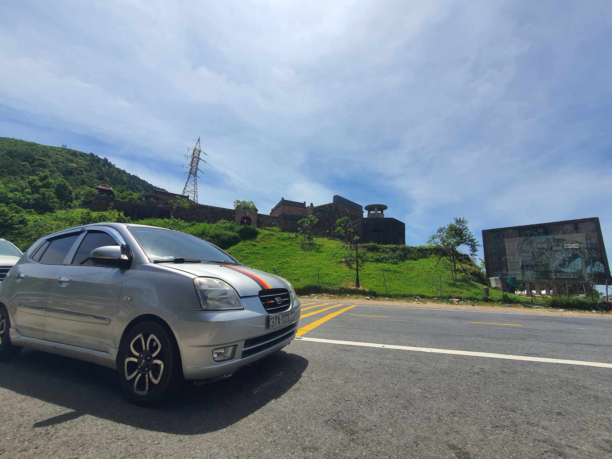 Mua Kia Morning cũ dùng 10 năm odo hơn 210.000km, chủ xe chia sẻ: ‘Đi ô tô rẻ vẫn sướng hơn xe máy, chất lượng cuộc sống khác hẳn’ - Ảnh 11