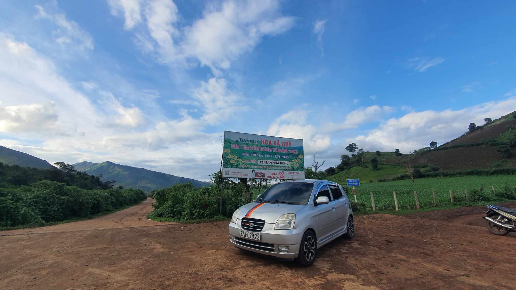 Mua Kia Morning cũ dùng 10 năm odo hơn 210.000km, chủ xe chia sẻ: ‘Đi ô tô rẻ vẫn sướng hơn xe máy, chất lượng cuộc sống khác hẳn’ - Ảnh 6