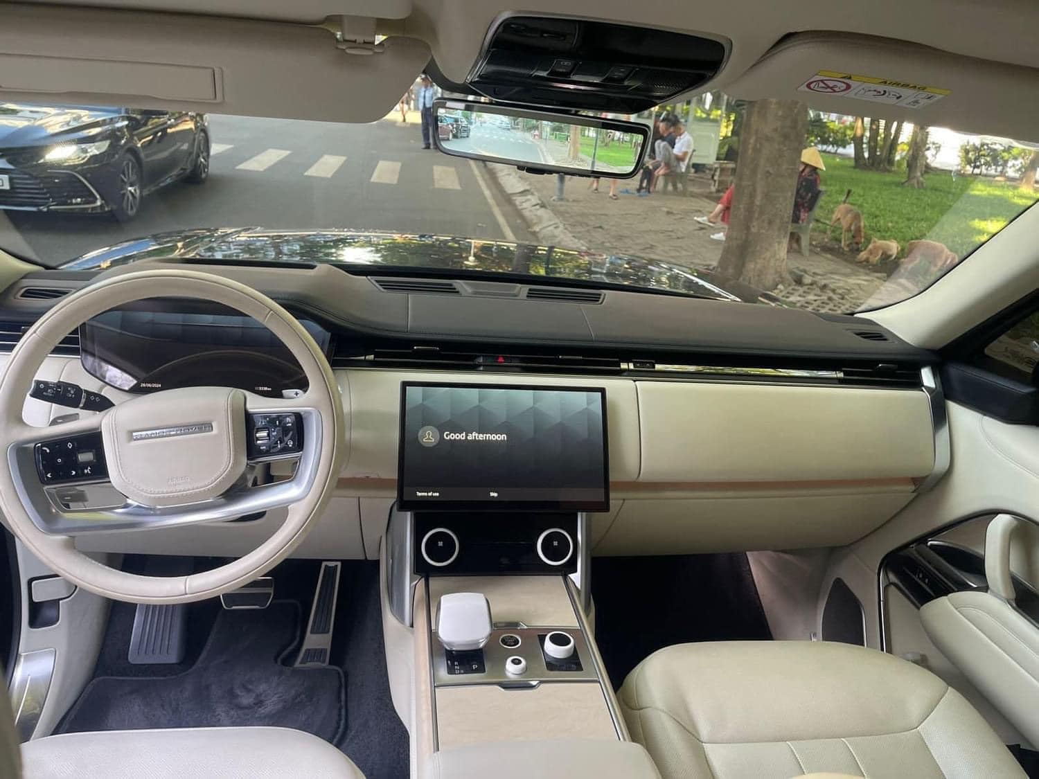 Chia tay Range Rover SV dù mới chạy 3.000km, người bán chia sẻ: 'Xe ra biển hết gần 30 tỷ, nay chịu lỗ gần 10 tỷ đồng' - Ảnh 4