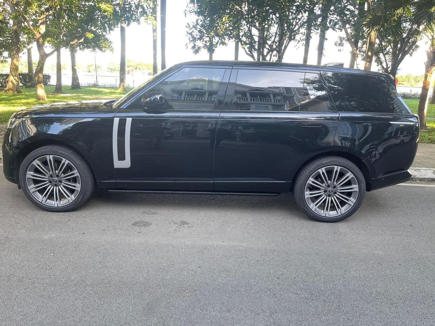 Chia tay Range Rover SV dù mới chạy 3.000km, người bán chia sẻ: 'Xe ra biển hết gần 30 tỷ, nay chịu lỗ gần 10 tỷ đồng' - Ảnh 5