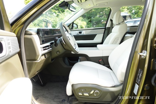 Hyundai Santa Fe 2024 lần đầu lộ diện tại Việt Nam: Thiết kế mới dễ gây tranh cãi, ra mắt năm nay sẽ làm khó Sorento - Ảnh 11