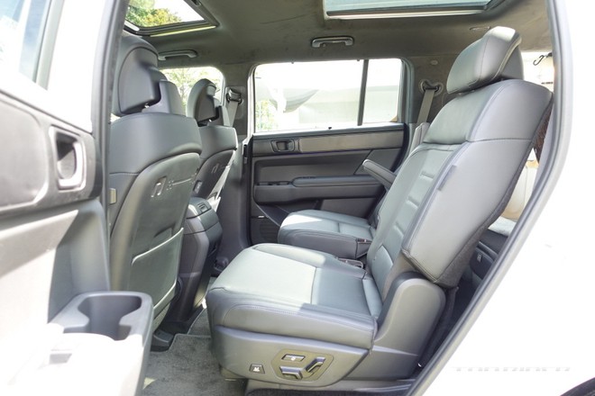 Hyundai Santa Fe 2024 lần đầu lộ diện tại Việt Nam: Thiết kế mới dễ gây tranh cãi, ra mắt năm nay sẽ làm khó Sorento - Ảnh 12