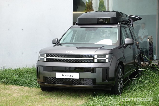 Hyundai Santa Fe 2024 lần đầu lộ diện tại Việt Nam: Thiết kế mới dễ gây tranh cãi, ra mắt năm nay sẽ làm khó Sorento - Ảnh 7