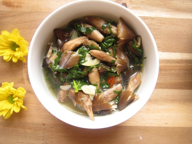 Thu hái đặc sản chỉ xuất hiện mỗi năm 1 lần sau cơn mưa đầu mùa, ung dung đút túi cả chục triệu đồng/ngày - Ảnh 4