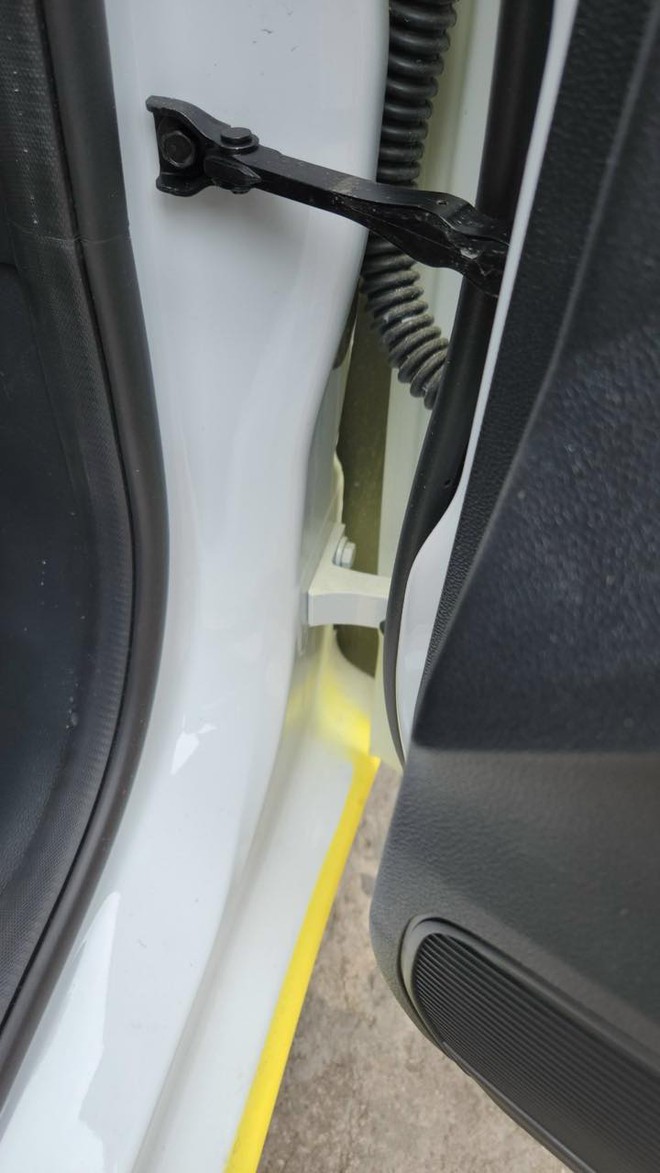 Vụ đại lý MG sơn xe nham nhở cho khách: Đại lý trả lại nửa tiền, khách bỏ thêm chi phí để sơn lại ở garage ngoài - Ảnh 5