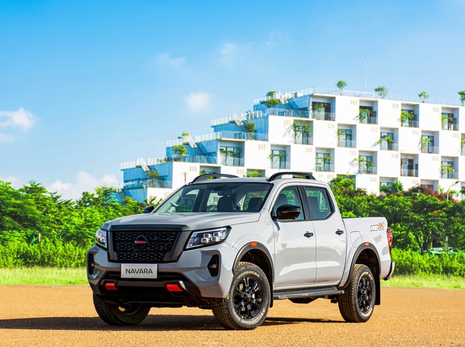 Nissan Navara 2024 ra mắt Việt Nam: Thêm phiên bản, chỉ còn từ 685 triệu đồng, cạnh tranh Ranger bằng giá mềm hơn bản cũ - Ảnh 2