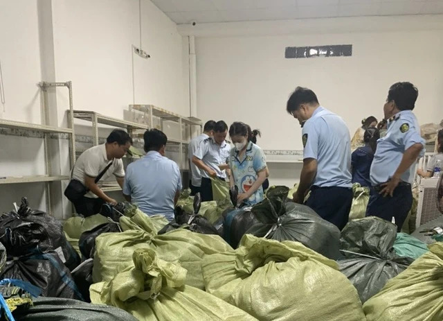 Diễn biến mới vụ tạm giữ 10 tấn hàng của "chuyên gia" livestream ở Cà Mau - Ảnh 1