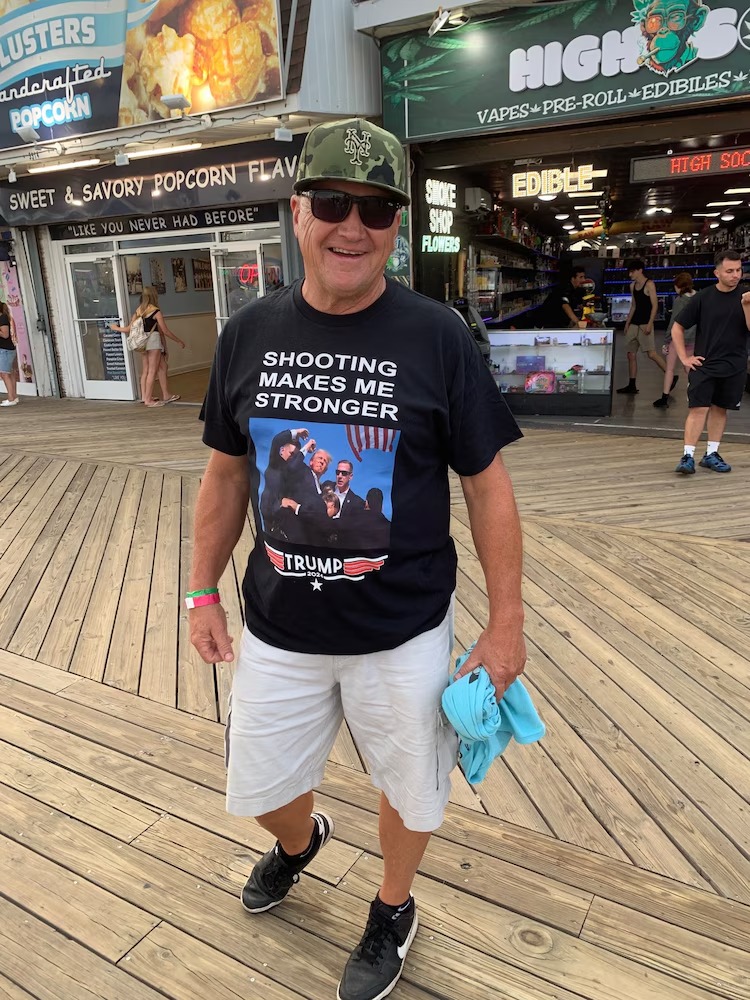 Chưa đầy 3 giờ sau vụ ông Trump bị ám sát hụt, một mặt hàng của quốc gia láng giềng VN lập tức gây sốt - Ảnh 3