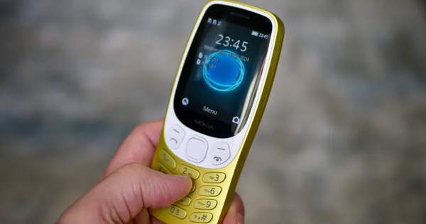 Nokia 3210 4G đúng là trò "hút máu": Trải nghiệm tệ hại, phí tiền - Thời nay ai cần điện thoại như này?