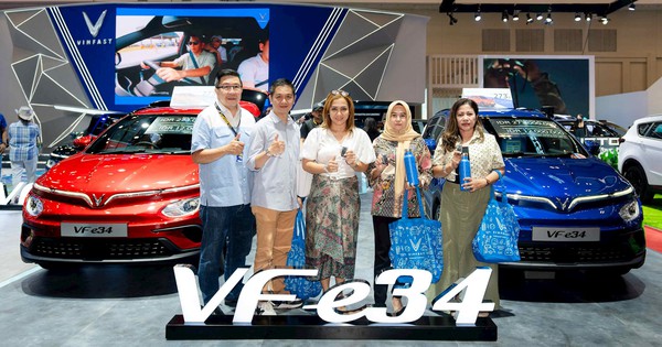 VinFast chính thức bàn giao lô SUV điện VF e34 đầu tiên tại Indonesia