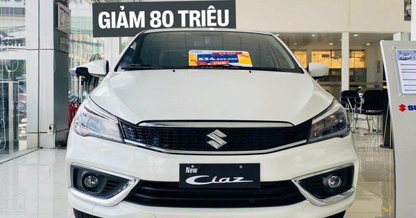 Suzuki Ciaz giảm giá còn 455 triệu tại đại lý: Tiệm cận Accent số sàn, dọn kho lô cuối trước khả năng bị khai tử