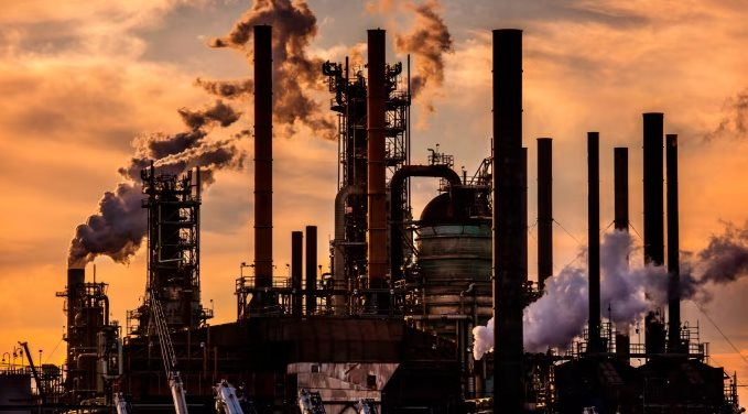 Sau Trung Quốc và Ấn Độ, thêm một quốc gia châu Á bất ngờ tìm đến dầu Nga do sản lượng nội địa sụt giảm, tiêu thụ hơn 1,6 triệu thùng mỗi ngày - Ảnh 1