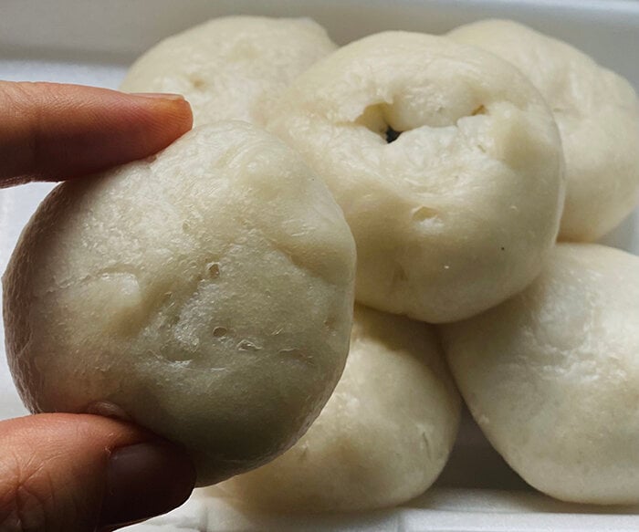 Bánh bao tí hon giá 3.000 đồng ở Hà Nội hút khách vì vừa rẻ vừa lạ - Ảnh 3