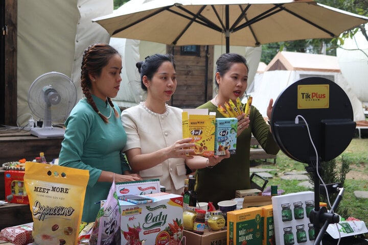 Người Việt chi 156.000 tỷ đồng mua hàng online qua 5 chợ thương mại điện tử - Ảnh 2