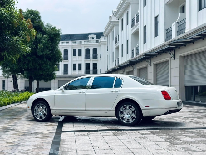 Chiếc Bentley Flying Spur hơn 1,4 tỷ này sẽ khiến người dùng 'chịu chơi' cân nhắc thay vì mua Camry hybrid - Ảnh 2