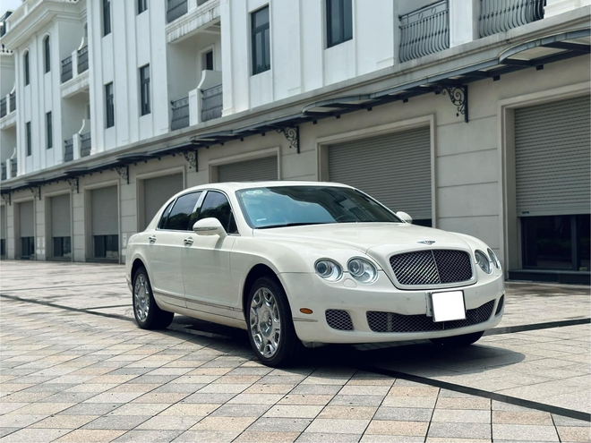 Chiếc Bentley Flying Spur hơn 1,4 tỷ này sẽ khiến người dùng 'chịu chơi' cân nhắc thay vì mua Camry hybrid - Ảnh 5