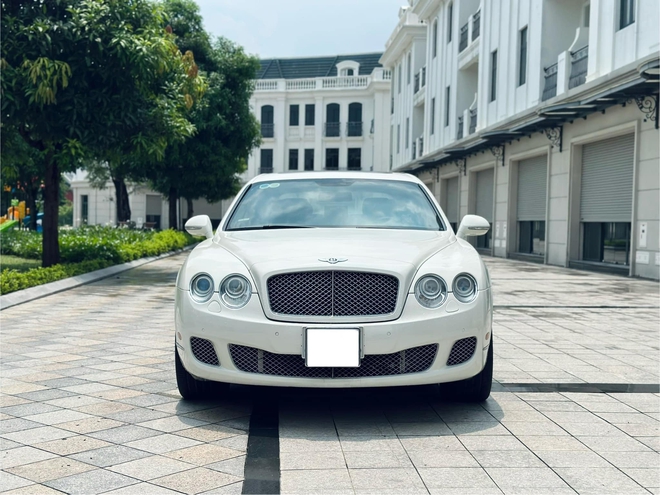 Chiếc Bentley Flying Spur hơn 1,4 tỷ này sẽ khiến người dùng 'chịu chơi' cân nhắc thay vì mua Camry hybrid - Ảnh 4