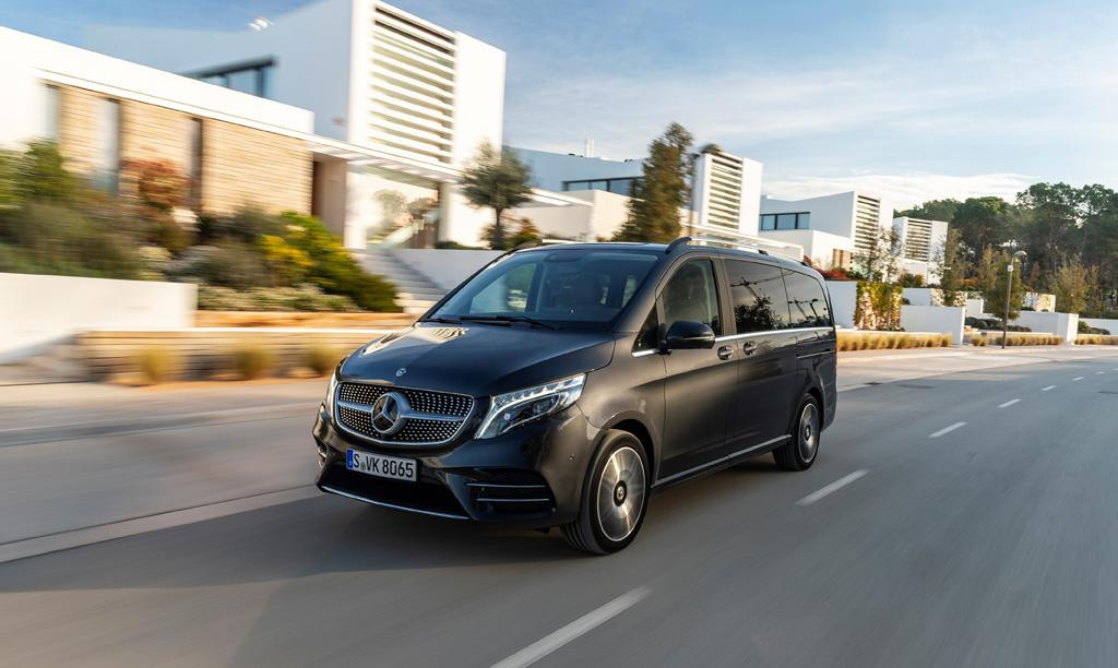 Mercedes giảm giá loạt xe sang, cao nhất gần 500 triệu đồng - Ảnh 1