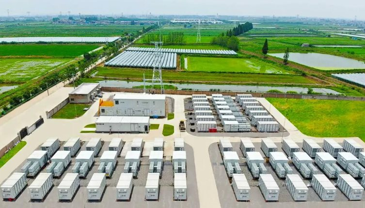 Trung Quốc lại sở hữu thêm một ‘siêu nhà máy’ lớn nhất thế giới: Có khả năng cung cấp điện cho 12.000 hộ dân trong một ngày, sử dụng loại nguyên liệu ‘vàng’ giá rẻ - Ảnh 1