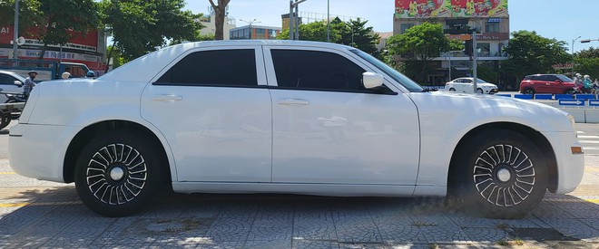 Rao Chrysler 300 giá chưa đến 400 triệu đồng, người bán chia sẻ: ‘Êm như Maybach, bao chạy đường xa’ - Ảnh 2
