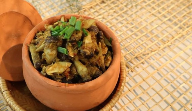 Thu hái đặc sản chỉ xuất hiện mỗi năm 1 lần sau cơn mưa đầu mùa, ung dung đút túi cả chục triệu đồng/ngày - Ảnh 3