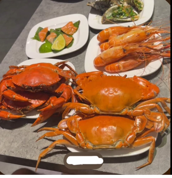 Khách tố bị nhà hàng buffet Hà Nội "đuổi về" vì chê cua có mùi khai: Thực hư ra sao? - Ảnh 1