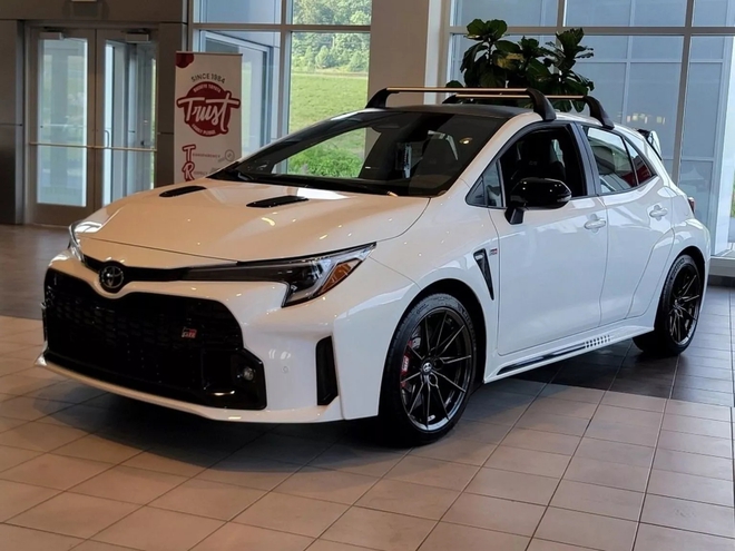 Giữa cơn bão đội giá, đại lý Toyota này gây 'sốc' khi bán xe hot dưới giá niêm yết, nguyên nhân đến sales cũng bất ngờ - Ảnh 2