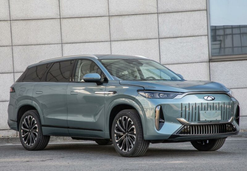 Mẫu SUV đi xa nhất thế giới chốt giá quy đổi hơn 600 triệu đồng: Ngang ngửa Santa Fe, sáng cửa về VN - Ảnh 4