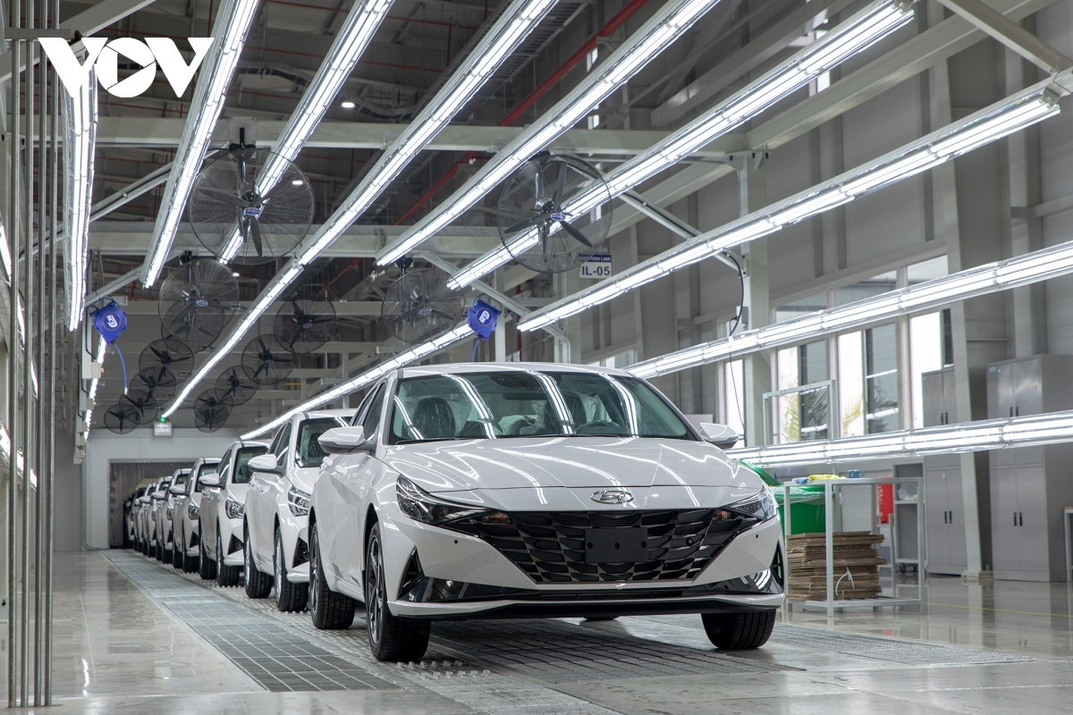 Sắp giảm lệ phí trước bạ, ô tô nội đẩy nhanh tốc độ tăng sản lượng lắp ráp - Ảnh 1