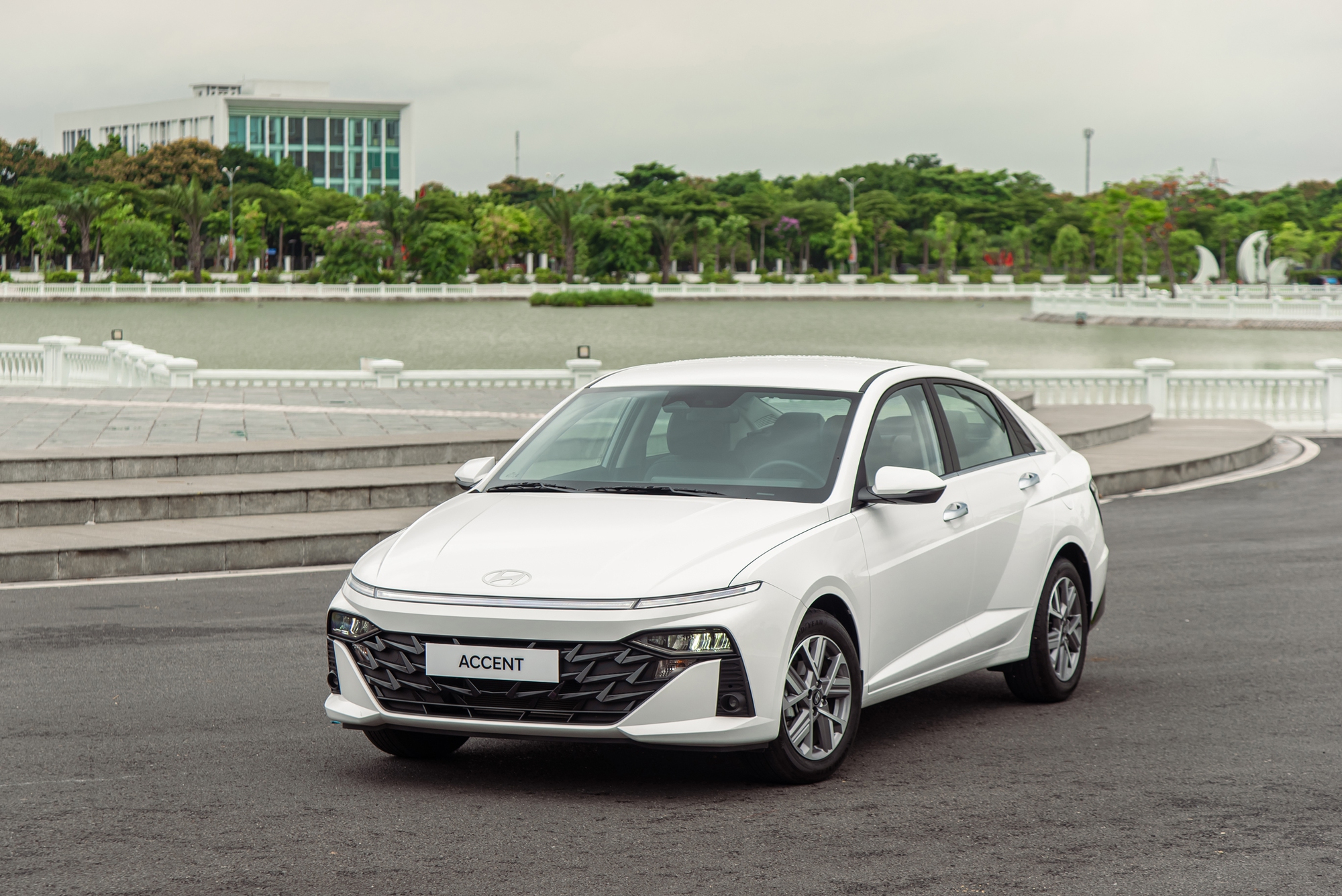 10 sedan bán chạy nhất nửa đầu năm 2024 tại Việt Nam thì một nửa là hạng B, Camry là xe duy nhất phân khúc lọt top - Ảnh 1