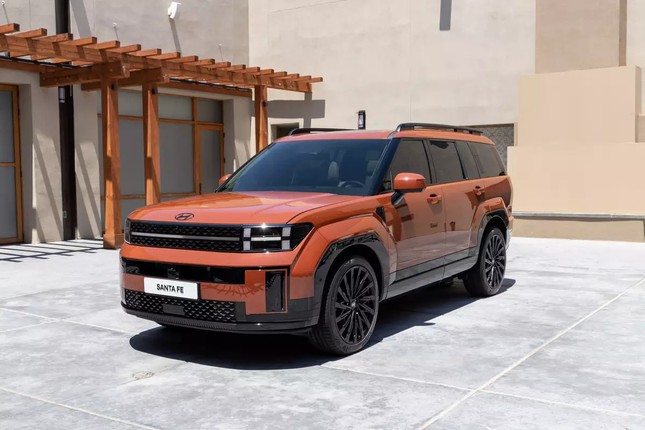 Rộ tin Hyundai Santa Fe 2024 sắp có mặt tại Việt Nam - Ảnh 1